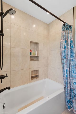 17325 W Westwind Drive, Gurnee, IL 60031