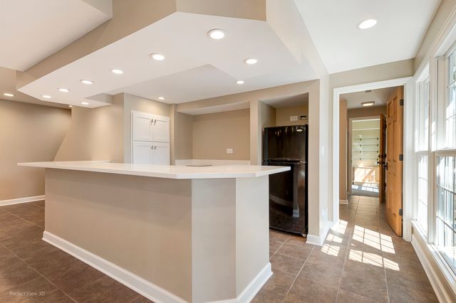 17325 W Westwind Drive, Gurnee, IL 60031