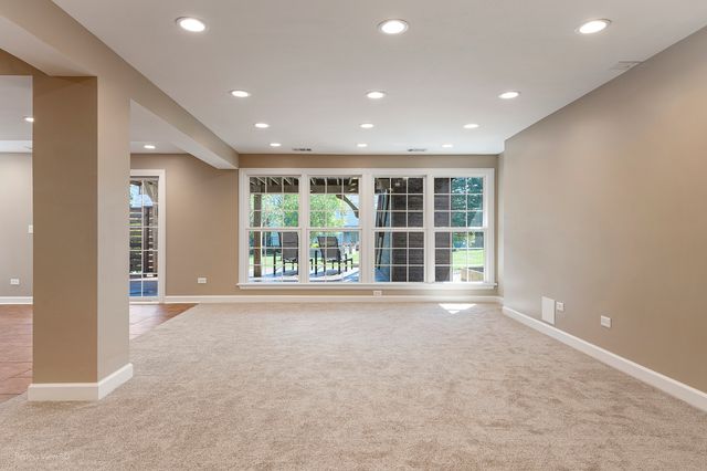 17325 W Westwind Drive, Gurnee, IL 60031