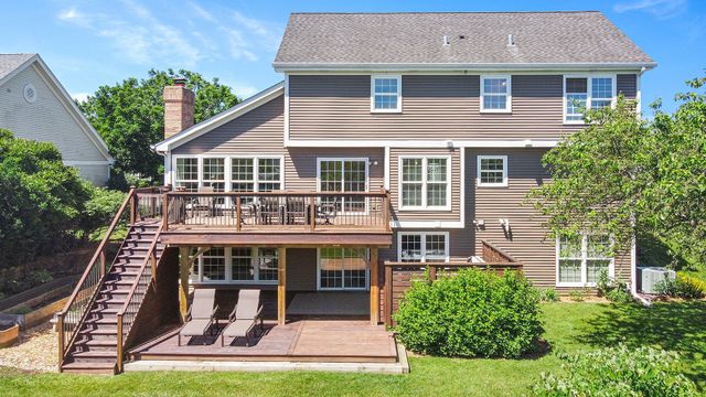 17325 W Westwind Drive, Gurnee, IL 60031