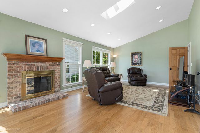 17325 W Westwind Drive, Gurnee, IL 60031