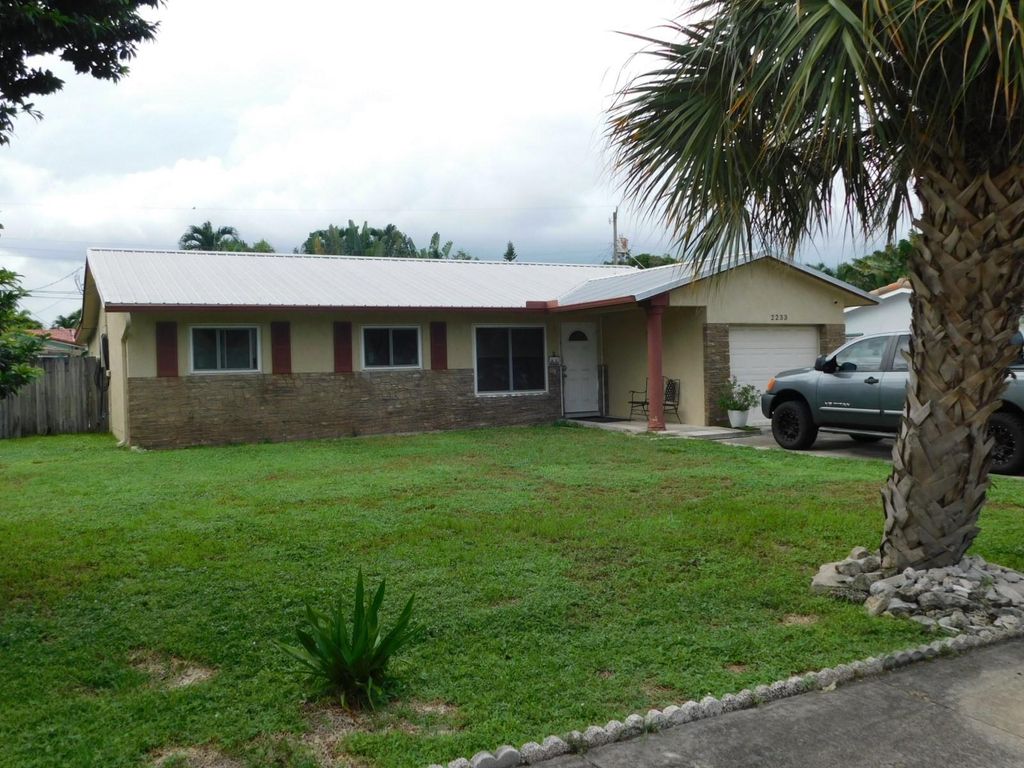 2233 NW 3rd Ave, Boca Raton, FL 33431