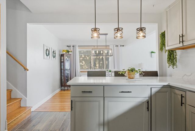 8930 Mcvicker Avenue, Oak Lawn, IL 60453