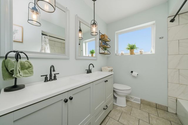 8930 Mcvicker Avenue, Oak Lawn, IL 60453