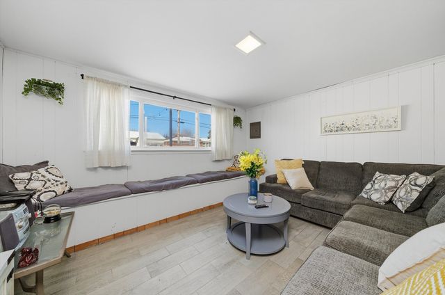 8930 Mcvicker Avenue, Oak Lawn, IL 60453