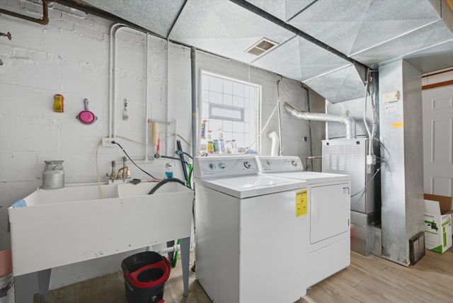 8930 Mcvicker Avenue, Oak Lawn, IL 60453