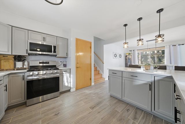 8930 Mcvicker Avenue, Oak Lawn, IL 60453