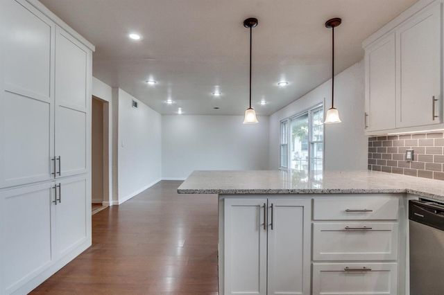 5345 NW 44th Street, Warr Acres, OK 73122