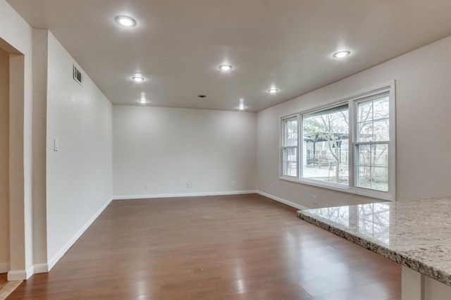 5345 NW 44th Street, Warr Acres, OK 73122