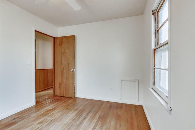 5345 NW 44th Street, Warr Acres, OK 73122