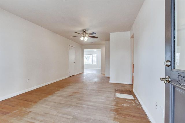 5345 NW 44th Street, Warr Acres, OK 73122