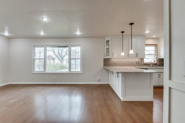 5345 NW 44th Street, Warr Acres, OK 73122