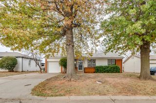 5345 NW 44th Street, Warr Acres, OK 73122