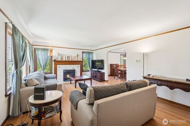 2620 Queen Anne Ave N, Seattle, WA 98109