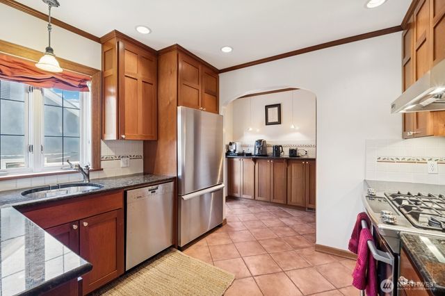 2620 Queen Anne Ave N, Seattle, WA 98109