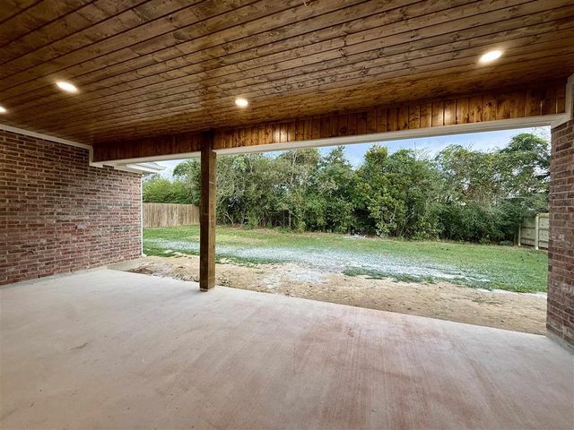 2769 Blackwater Way, Lake Charles, LA 70611