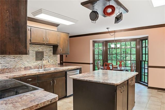 33 Whittakers Mill RD, Williamsburg, VA 23185