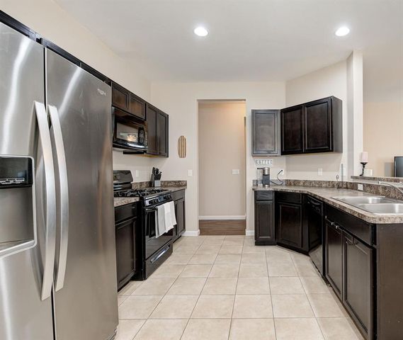 1860 Bradford Place, Newcastle, OK 73065