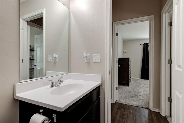 1860 Bradford Place, Newcastle, OK 73065