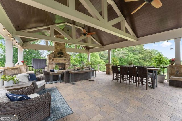 4601 N Browning Bridge Road, Gainesville, GA 30506
