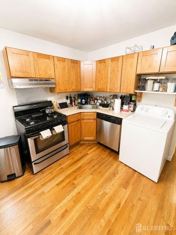 600 N 6th 2nd Floor Street N 5B, Newark, NJ 07107