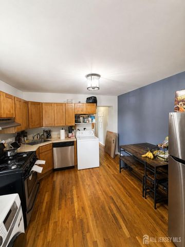 600 N 6th 2nd Floor Street N 5B, Newark, NJ 07107