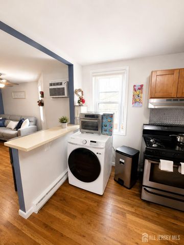 600 N 6th 2nd Floor Street N 5B, Newark, NJ 07107