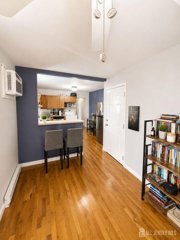 600 N 6th 2nd Floor Street N 5B, Newark, NJ 07107