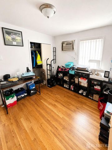 600 N 6th 2nd Floor Street N 5B, Newark, NJ 07107