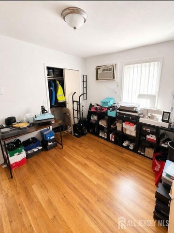 600 N 6th 2nd Floor Street N 5B, Newark, NJ 07107