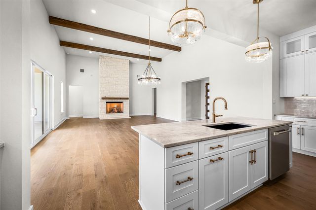 6513 Lavish BND, Jonestown, TX 78645