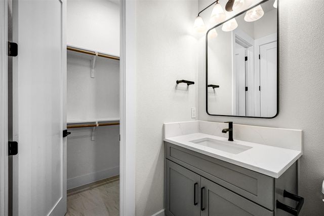 6513 Lavish BND, Jonestown, TX 78645