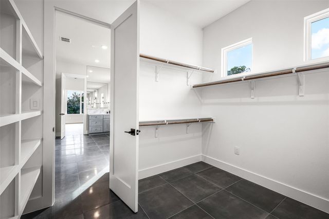 6513 Lavish BND, Jonestown, TX 78645