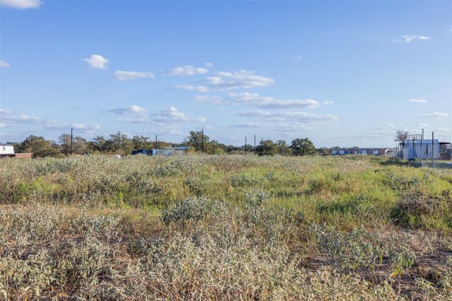 175 Romberg RD, Dale, TX 78616