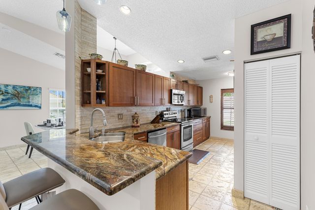 12455 SW 7th Place, Davie, FL 33325