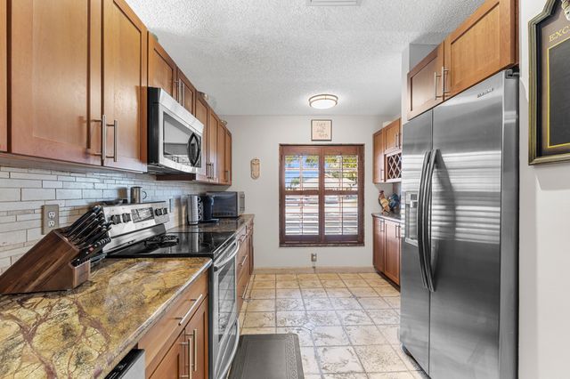 12455 SW 7th Place, Davie, FL 33325