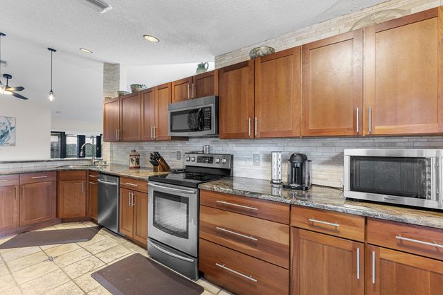 12455 SW 7th Place, Davie, FL 33325