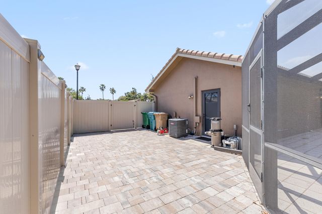 12455 SW 7th Place, Davie, FL 33325