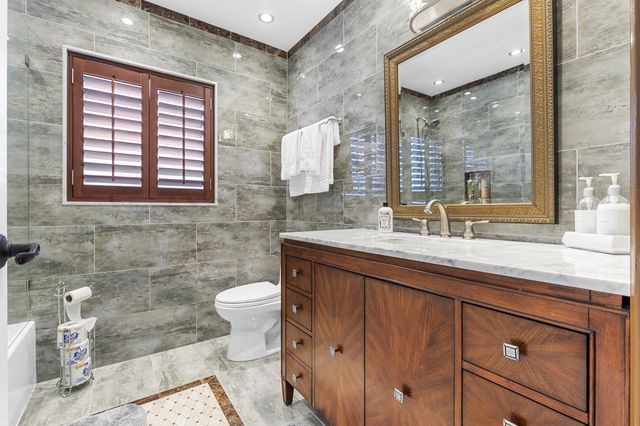 12455 SW 7th Place, Davie, FL 33325