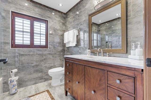 12455 SW 7th Place, Davie, FL 33325