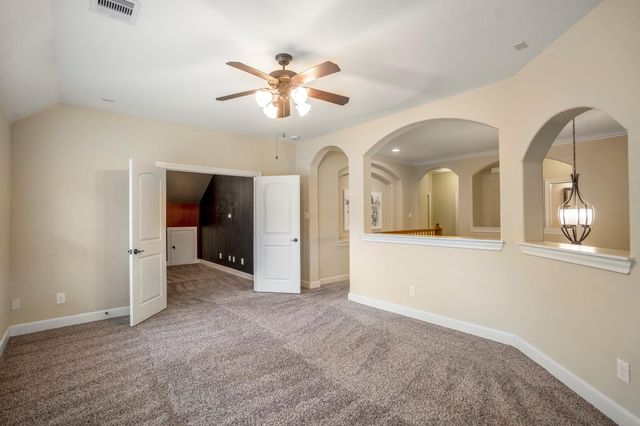 4855 Bayou St John, Conroe, TX 77304