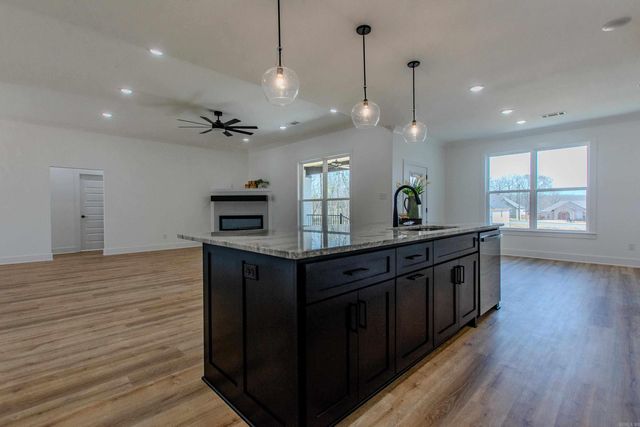 912 Conrad Cove, Jacksonville, AR 72076