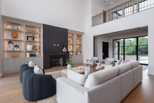 6632 Azalea Lane, Dallas, TX 75230