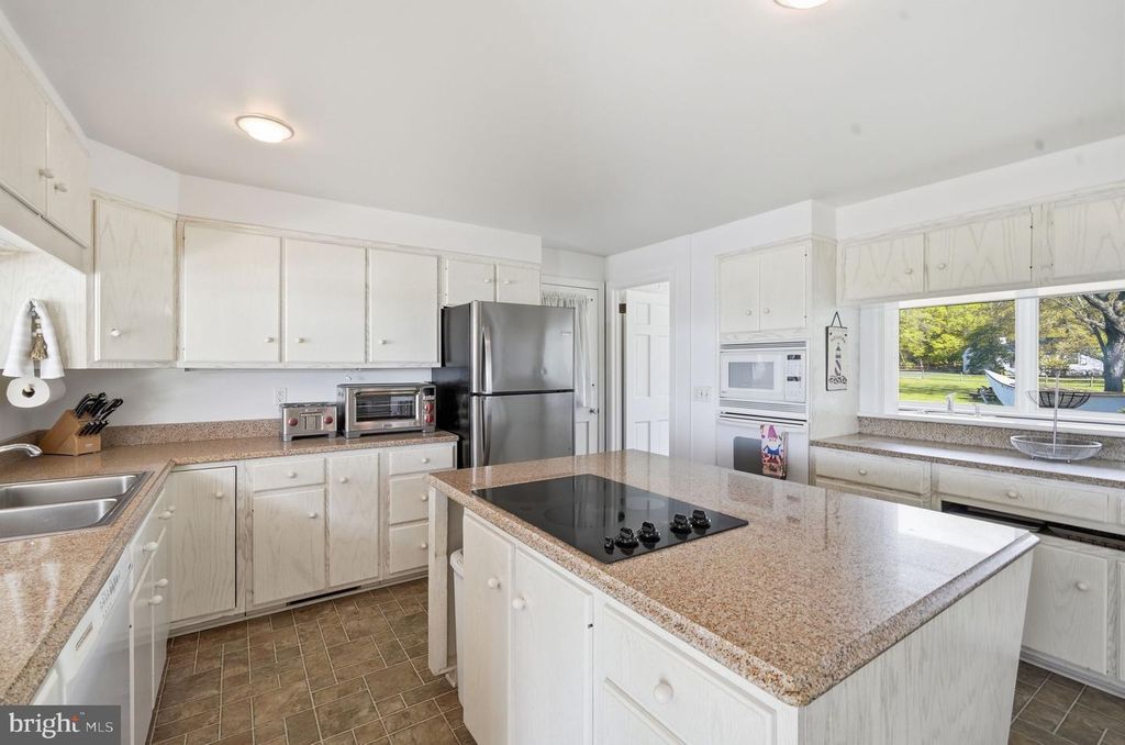 Image 24 of property listing at 24830 DEEPWATER POINT DR, Saint Michaels, MD 21663