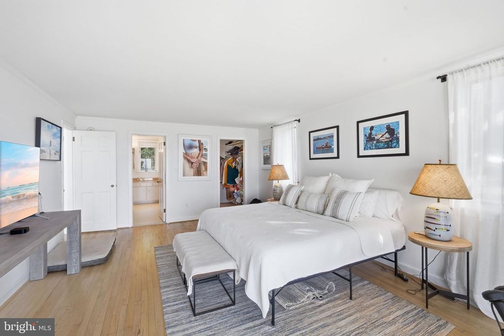 Image 33 of property listing at 24830 DEEPWATER POINT DR, Saint Michaels, MD 21663