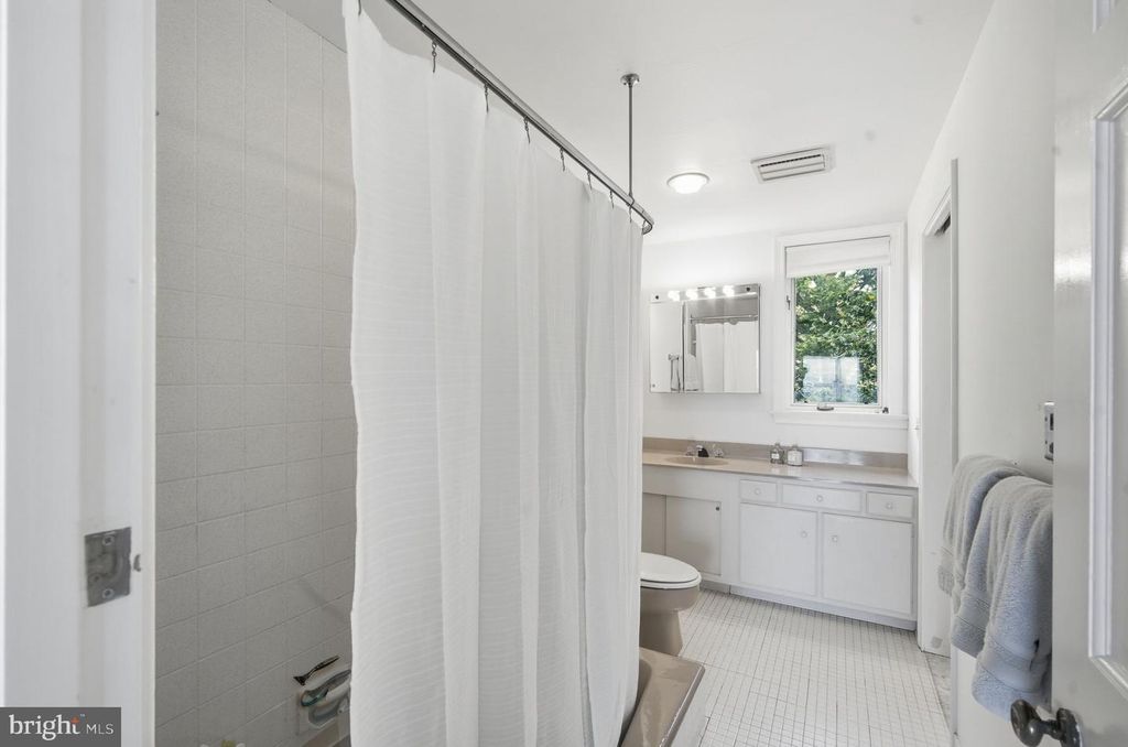 Image 36 of property listing at 24830 DEEPWATER POINT DR, Saint Michaels, MD 21663