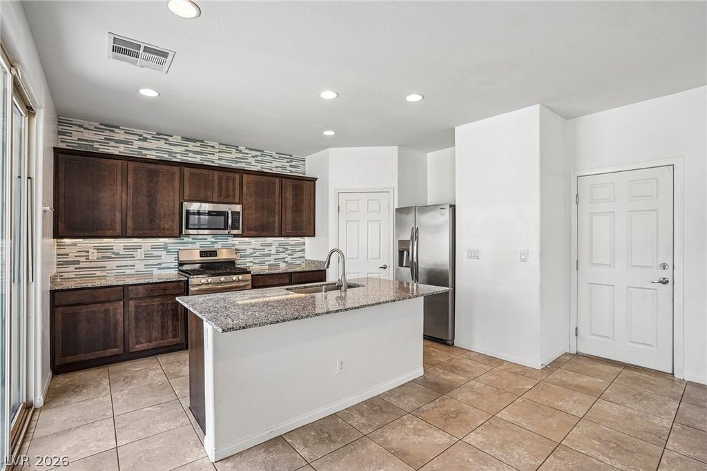 5852 Beluga Bay Street, North Las Vegas, NV 89081 — photo 4