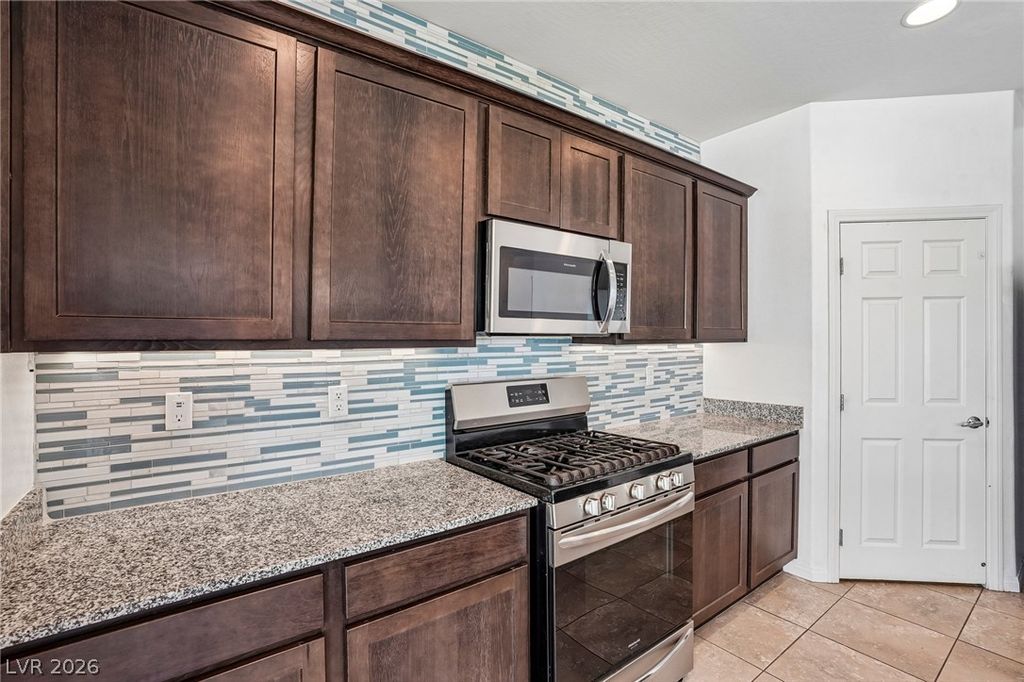 5852 Beluga Bay Street, North Las Vegas, NV 89081 — photo 5