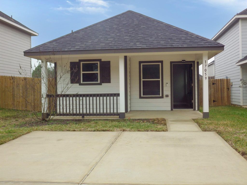 17059 Marie Village Drive, Conroe, TX 77306