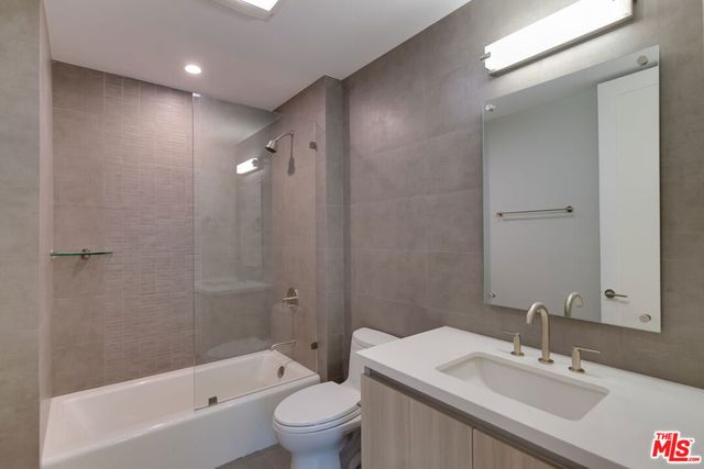 723 HUNTLEY Drive A, West Hollywood, CA 90069